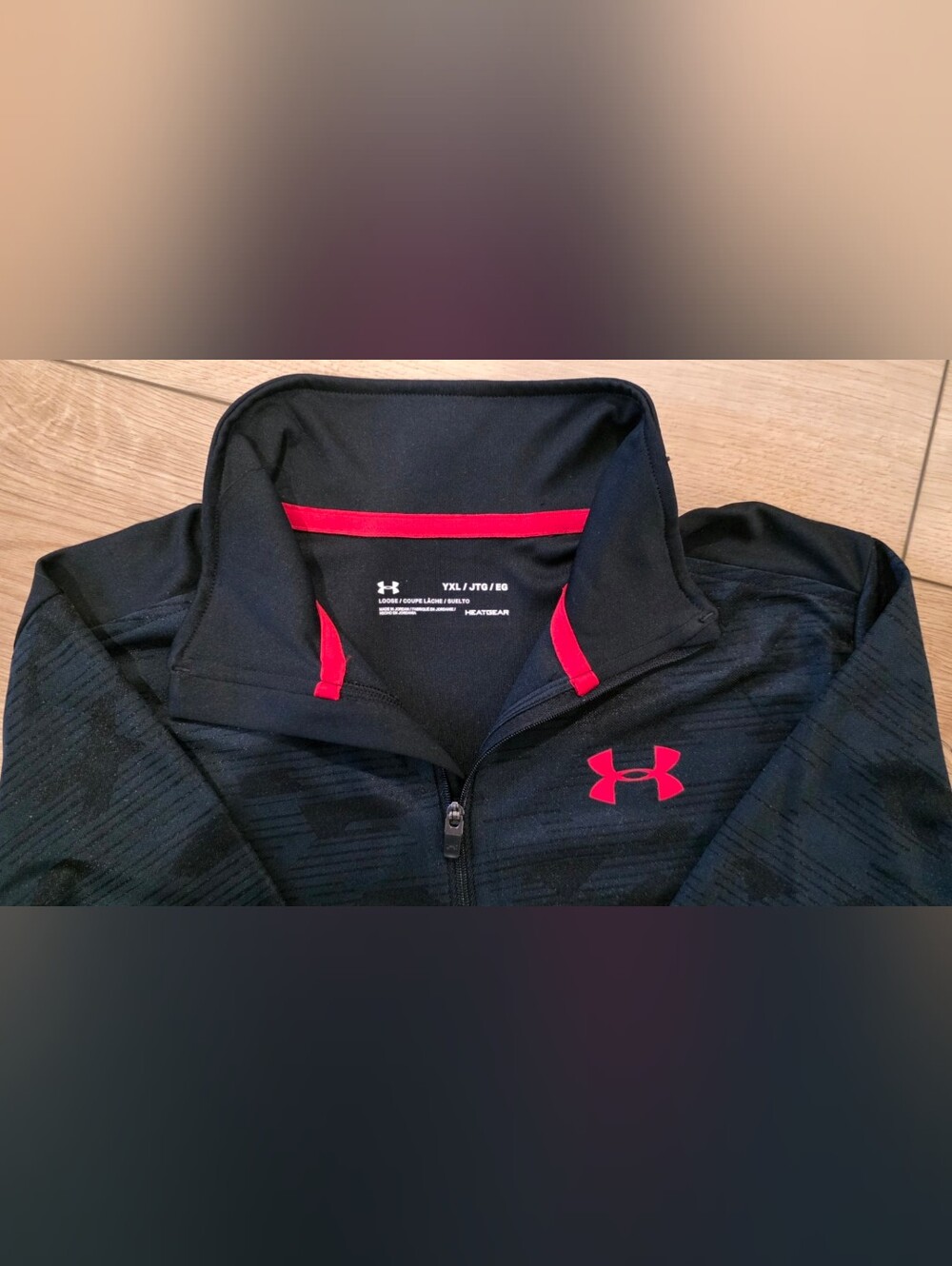 Under Armour Boys YXL HeatGear Black Red 1/4 Zip Athletic Pullover